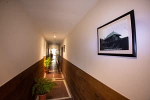 thumbnail: Interior entrance