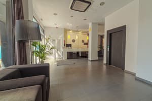 thumbnail: Lobby sitting area