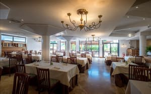 thumbnail: Restaurant