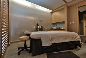 thumbnail: Treatment room