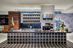 thumbnail: Bar (on property)