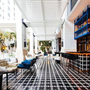 thumbnail: Bar (on property)