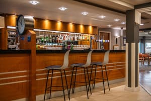 thumbnail: Bar (on property)