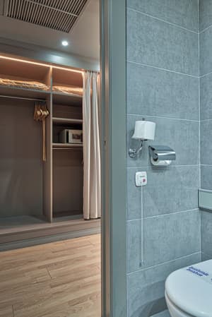 thumbnail: Bathroom