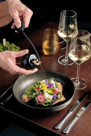 thumbnail: Restaurant