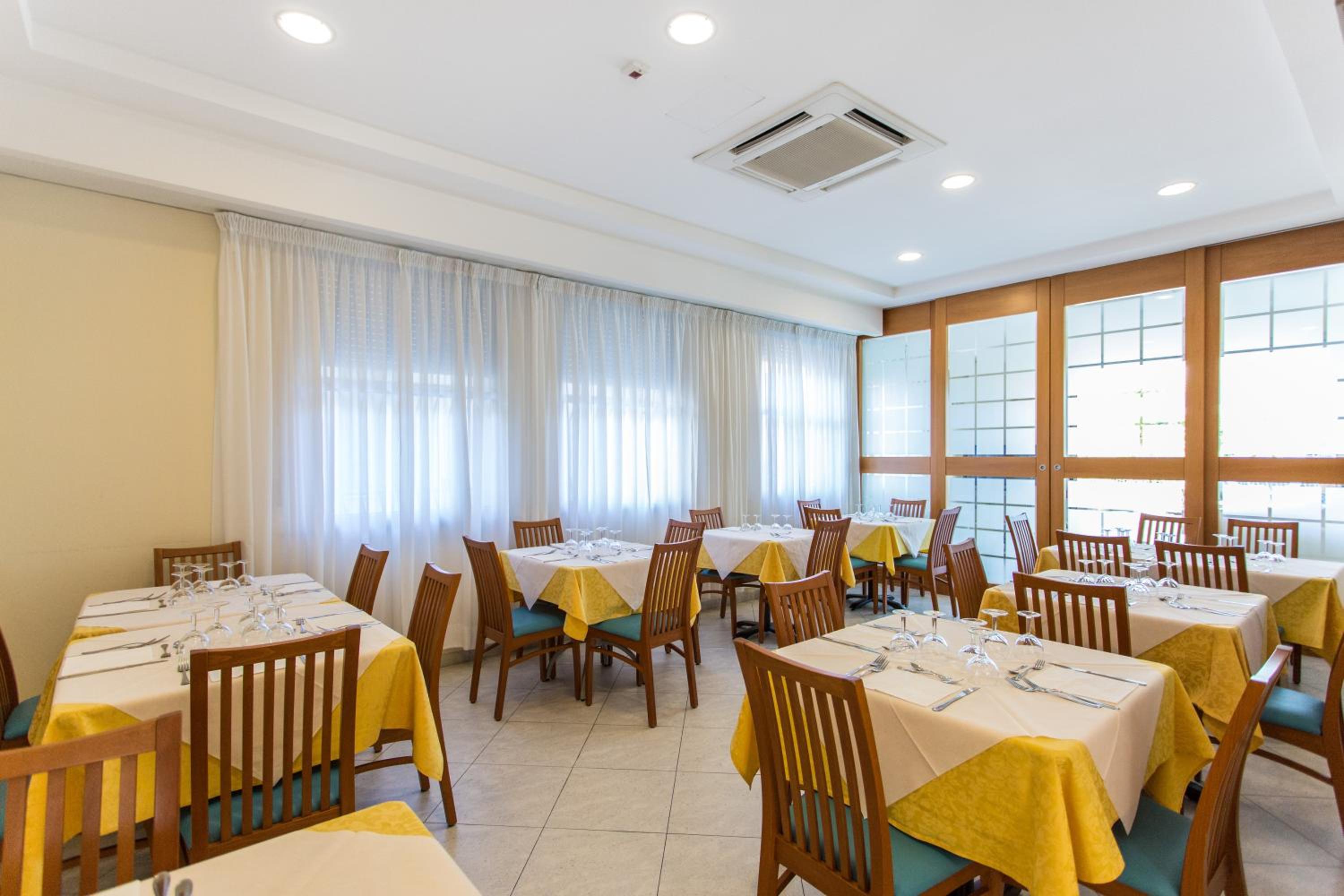 Restaurant-cafeteria