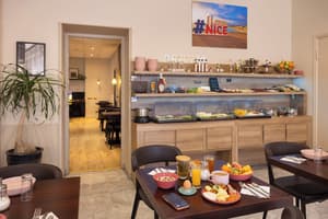 thumbnail: Breakfast area