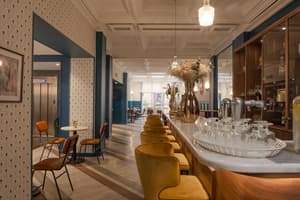 thumbnail: Bar (on property)