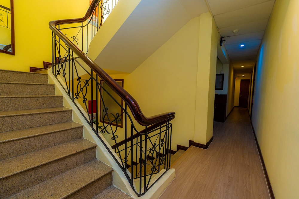 Handrails in stairways