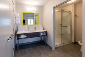 thumbnail: Bathroom shower