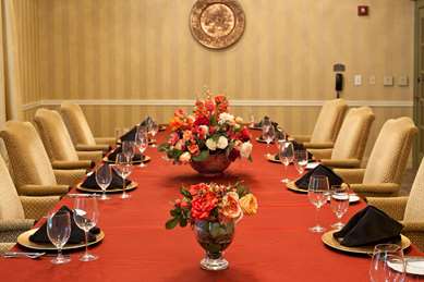 Dining,Dining Area,Restaurant,On-Site