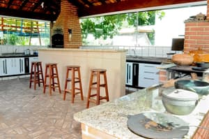 thumbnail: Bar (on property)