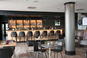 thumbnail: Bar (on property)