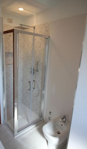 thumbnail: Bathroom shower