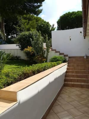 thumbnail: Exterior