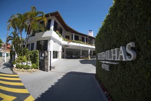 thumbnail: Property entrance
