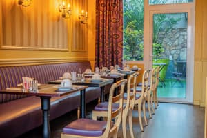 thumbnail: Restaurant