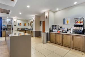 thumbnail: Breakfast area