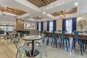 thumbnail: Breakfast area