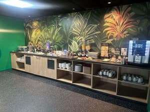 thumbnail: Breakfast area