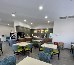thumbnail: Breakfast area