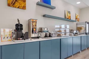 thumbnail: Breakfast area