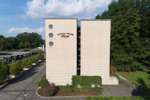 thumbnail: Exterior