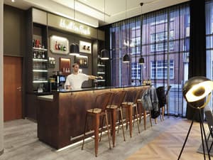 thumbnail: Bar (on property)