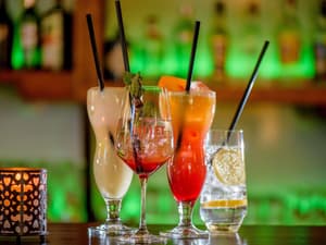thumbnail: Bar (on property)