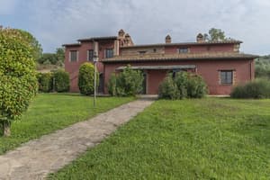 thumbnail: Exterior detail