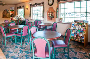 thumbnail: Breakfast area