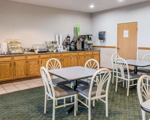 thumbnail: Breakfast area