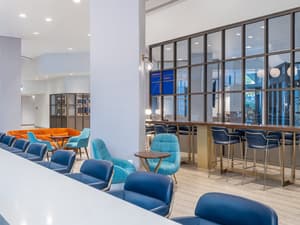 thumbnail: Bar (on property)