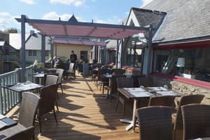 thumbnail: Outdoor dining