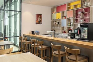 thumbnail: Bar (on property)