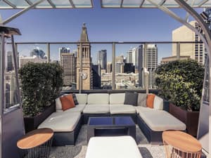 thumbnail: Bar (on property)