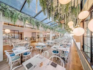 thumbnail: Restaurant