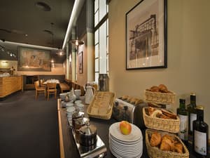 thumbnail: Breakfast area