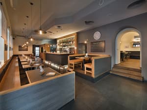 thumbnail: Restaurant