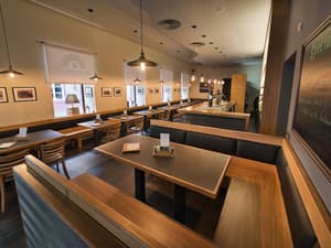 thumbnail: Restaurant