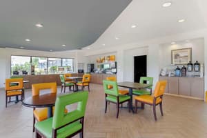 thumbnail: Breakfast area