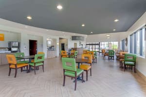 thumbnail: Breakfast area