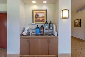 thumbnail: Breakfast area