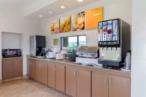 thumbnail: Breakfast area
