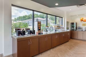 thumbnail: Breakfast area