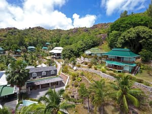 thumbnail: Front of property