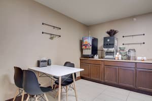 thumbnail: Breakfast area