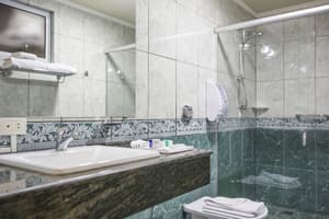 thumbnail: Bathroom