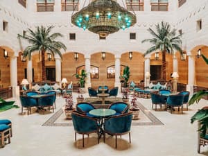 thumbnail: Bar (on property)