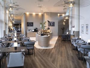 thumbnail: Restaurant